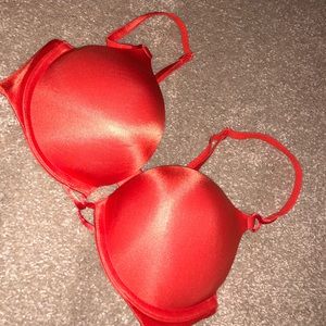 Victoria’s Secret bombshell bra